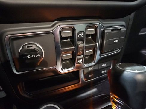 Used 2021 Jeep Wrangler Unlimited Sahara image 26