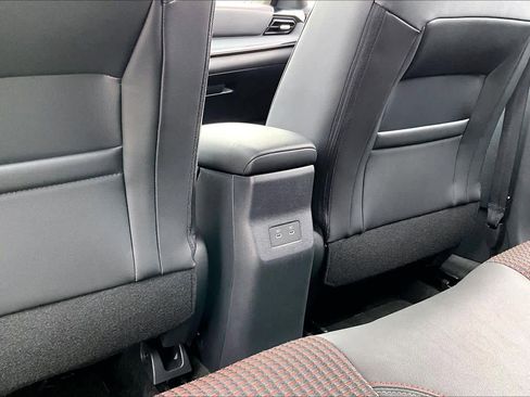 Used 2025 Nissan Kicks SR w/ Illumination Package image 33