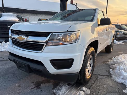 Used 2020 Chevrolet Colorado W/T w/ WT Convenience Package RWD image 2