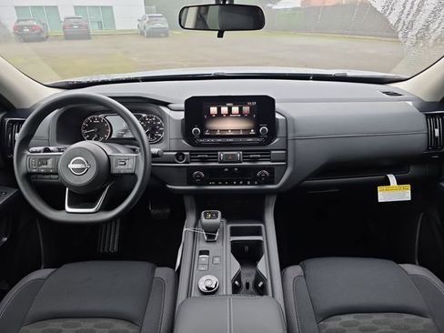 New 2025 Nissan Pathfinder S image 11
