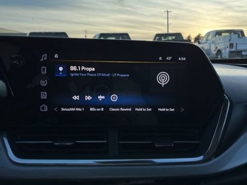 Used 2025 Chevrolet Trax LT w/ LT Convenience Package image 40