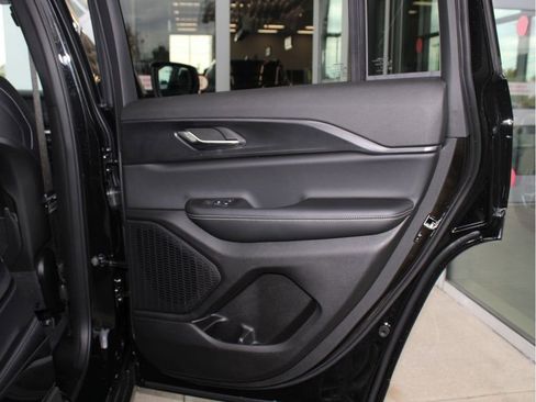 New 2025 Jeep Grand Cherokee Laredo X w/ Luxury Tech Group I image 27