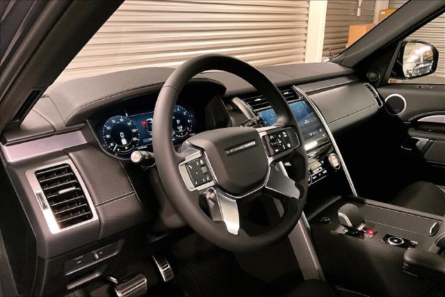 New 2026 Land Rover Discovery Limited Edition AWD/4WD image 7