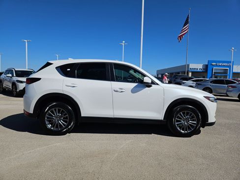 Used 2017 MAZDA CX-5 Touring w/ Preferred Equipment Package image 2