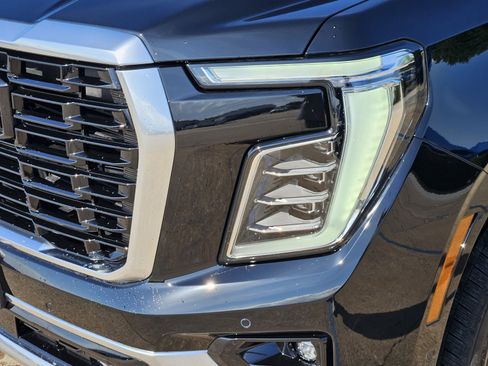 New 2026 GMC Yukon Denali w/ Denali Reserve Package AWD/4WD image 5