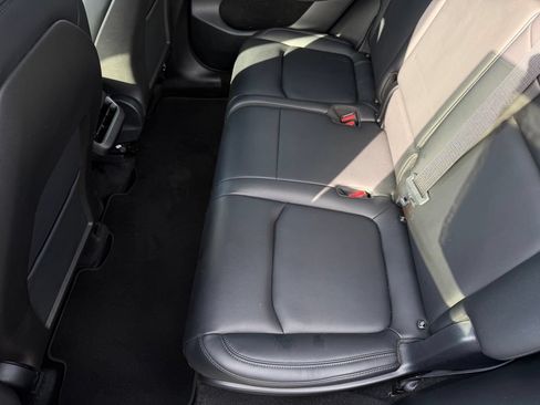 Used 2024 Tesla Model Y Long Range AWD/4WD image 12
