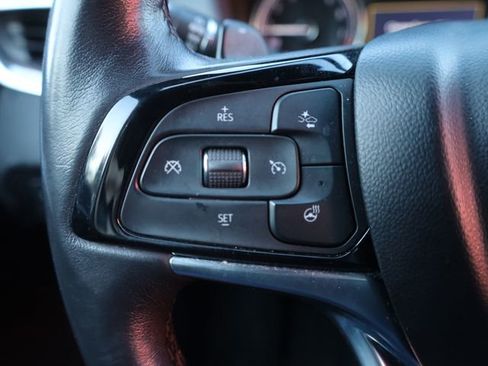 Used 2023 Buick Enclave Essence AWD/4WD image 33