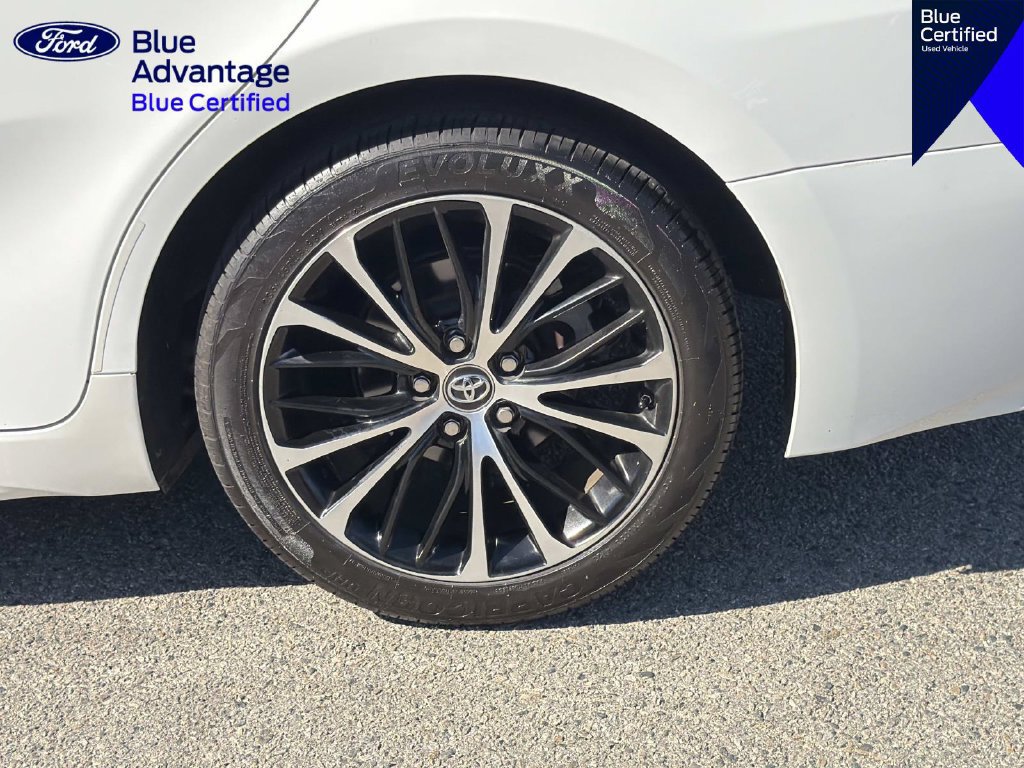 Used 2018 Toyota Camry SE w/ Moonroof Package FWD image 8