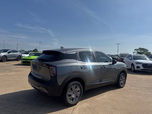 Used 2025 Nissan Kicks S AWD/4WD image 21