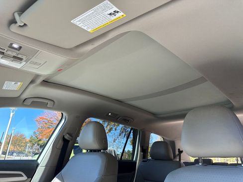 Used 2021 Volkswagen Atlas SEL image 25