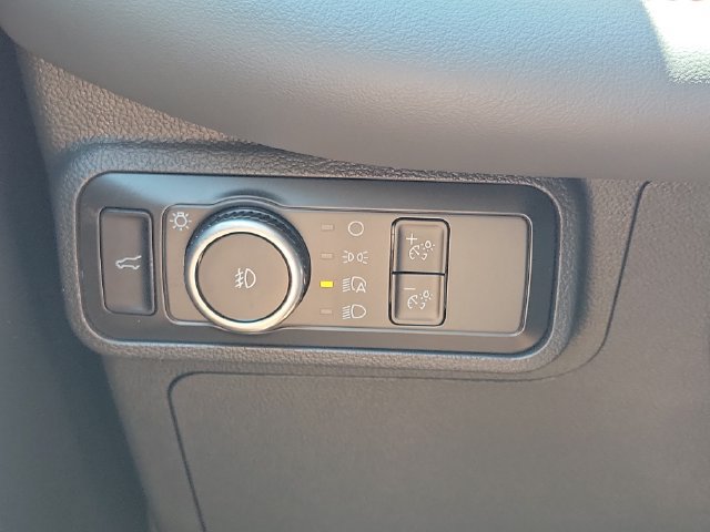 Used 2026 Ford Explorer Active w/ Active Comfort Package RWD image 13