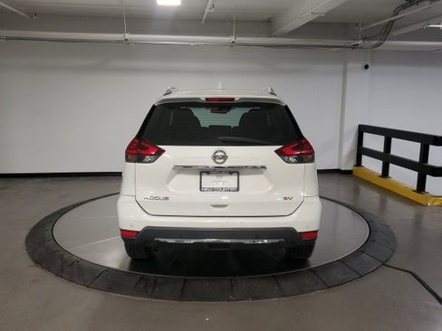 Used 2019 Nissan Rogue SV image 6