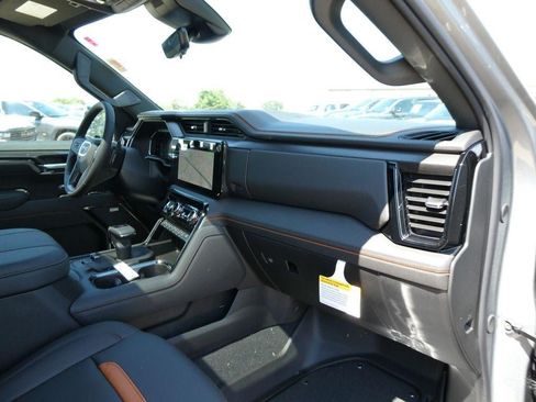 New 2026 GMC Sierra 1500 AT4 w/ AT4 Premium Package AWD/4WD image 11