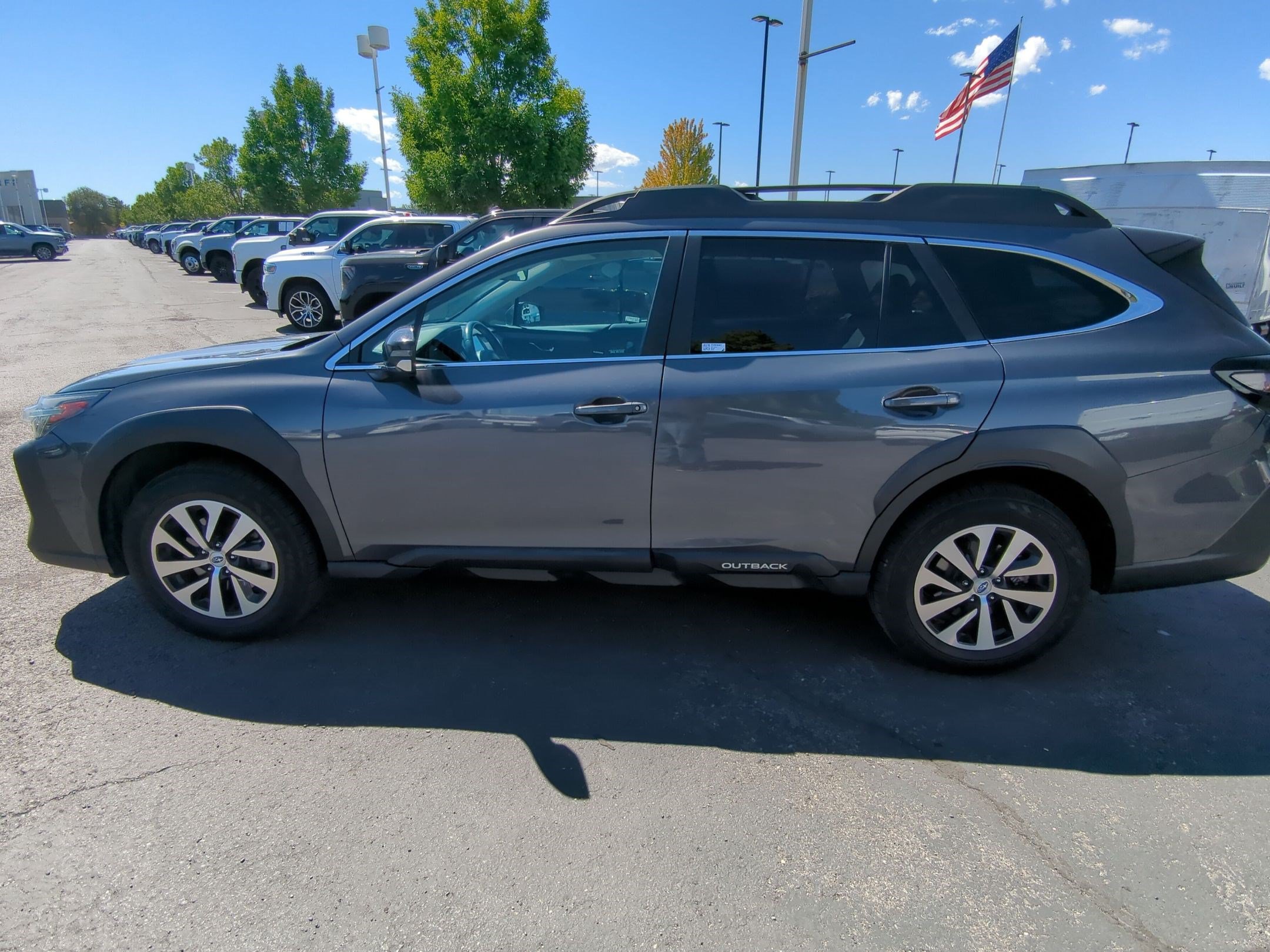 Used 2023 Subaru Outback Premium AWD/4WD image 9