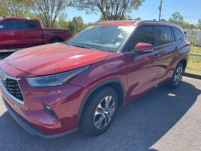 Used 2023 Toyota Highlander XLE
