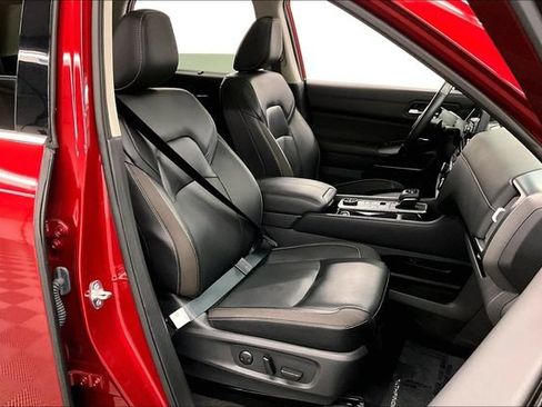 Used 2024 Nissan Pathfinder SL w/ SL Premium Package AWD/4WD image 8