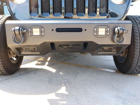 Used 2018 Jeep Wrangler Unlimited Sport S AWD/4WD image 25