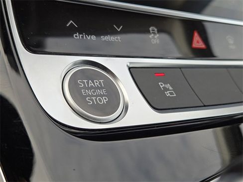 Used 2021 Audi A8 L 4.0T w/ Executive Plus Package image 14