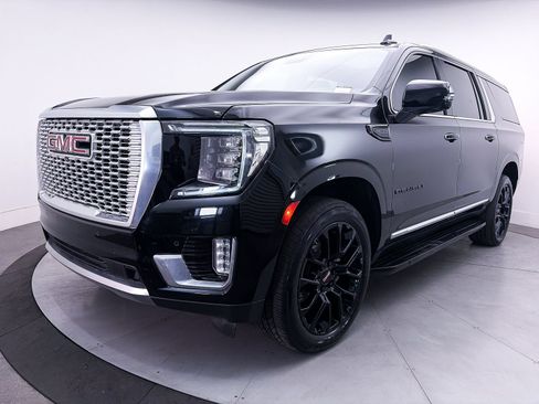 Used 2023 GMC Yukon XL Denali AWD/4WD image 14