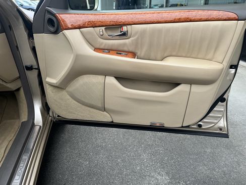 Used 2005 Lexus LS 430 RWD image 13