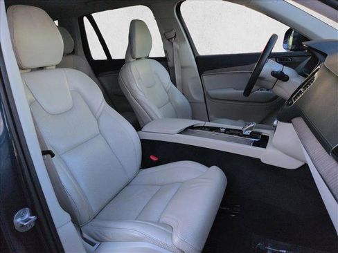 Certified 2023 Volvo XC90 T8 Ultimate w/ Protection Package image 22