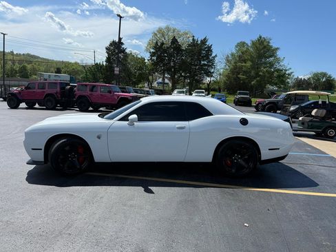 Used 2020 Dodge Challenger SRT Hellcat RWD image 6