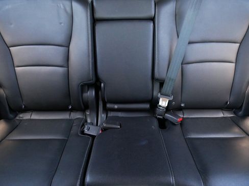 Used 2017 Honda Pilot Touring image 13