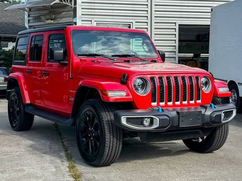Used 2023 Jeep Wrangler Unlimited Sahara w/ Cold Weather Group AWD/4WD image 1