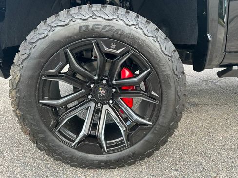 New 2025 GMC Sierra 1500 AT4 w/ AT4 Premium Package image 11