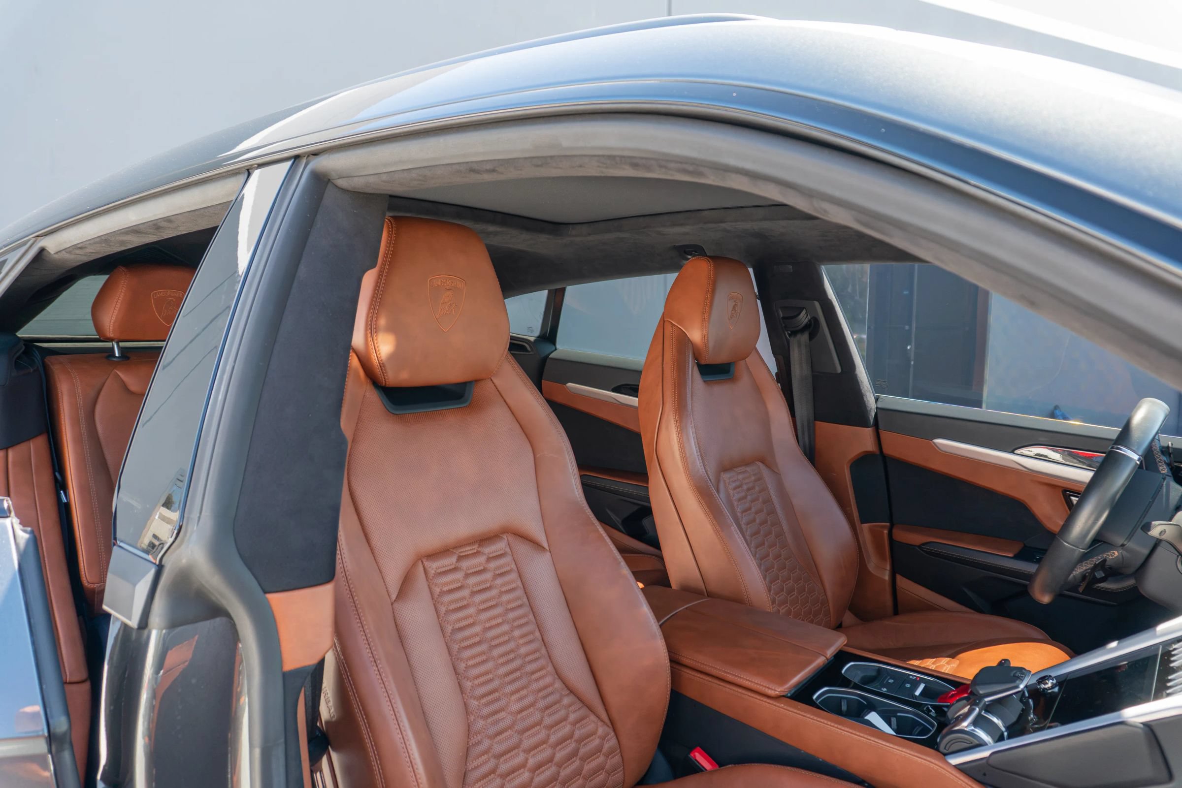 Used 2019 Lamborghini Urus AWD/4WD image 13