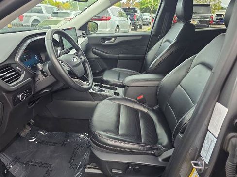 Certified 2024 Ford Escape Platinum AWD/4WD image 5