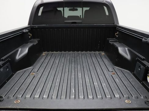 Used 2017 Toyota Tacoma TRD Sport image 22