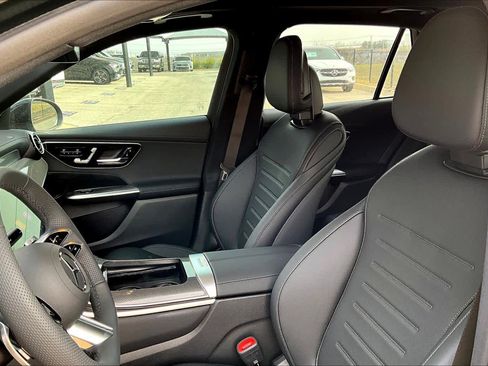 New 2026 Mercedes-Benz GLC 300 image 17