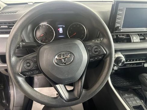 Used 2022 Toyota RAV4 LE AWD/4WD image 15