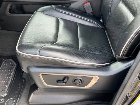 Used 2020 RAM 1500 Limited w/ Black Appearance Package AWD/4WD image 28