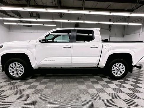 Used 2024 Toyota Tacoma SR5 image 13