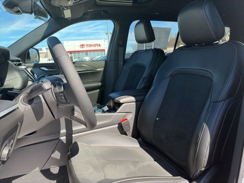 New 2025 Jeep Grand Cherokee L Altitude AWD/4WD image 17