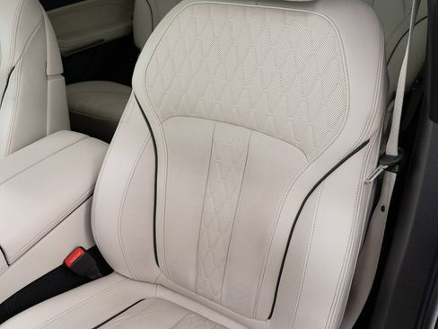 Used 2025 BMW ALPINA XB7 AWD/4WD image 18