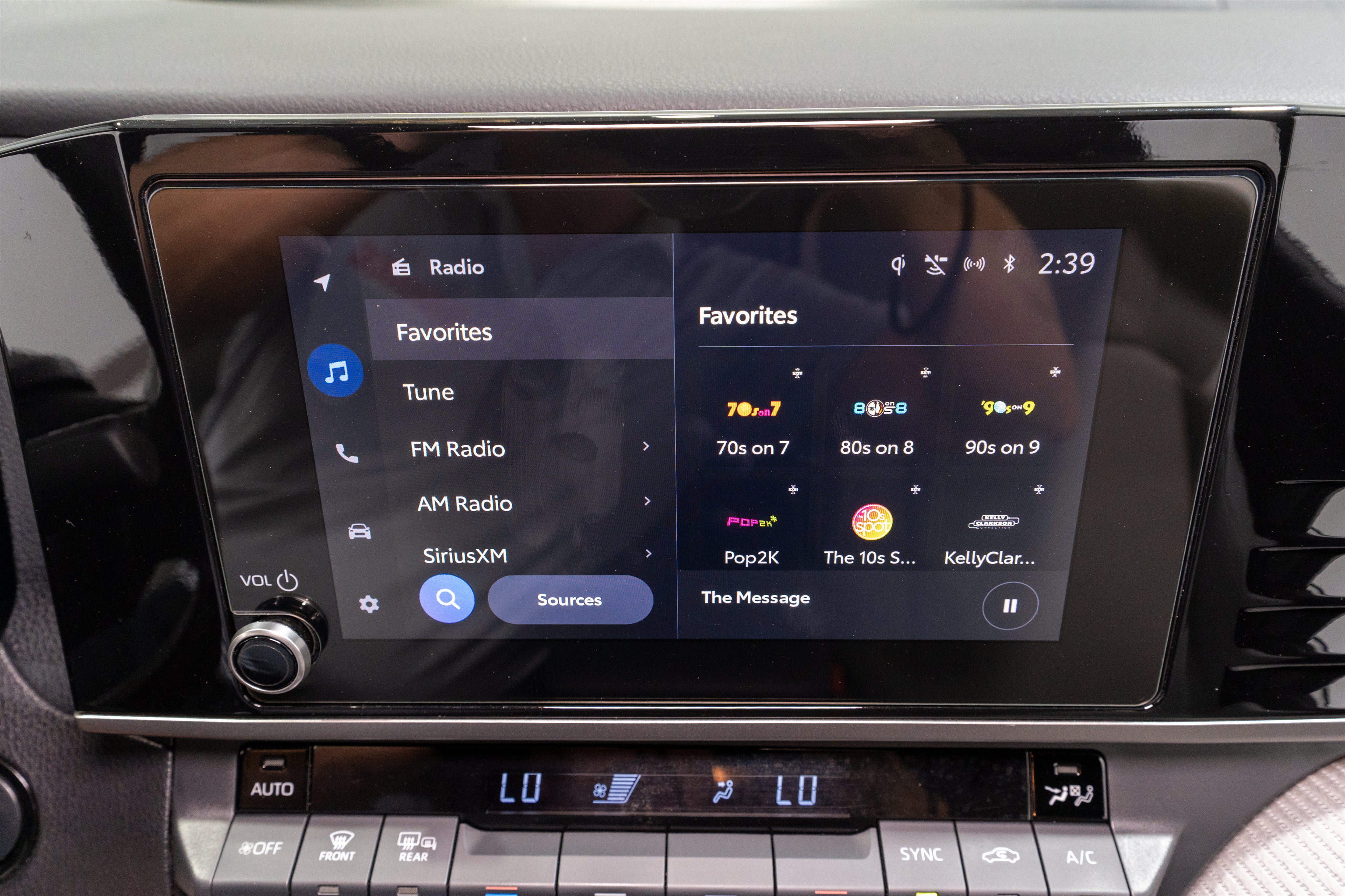 Used 2025 Toyota Camry SE FWD image 15