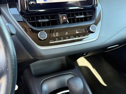 Used 2025 Toyota Corolla LE image 21