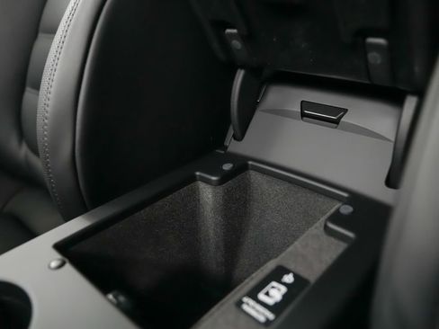 New 2026 Porsche Macan S image 36