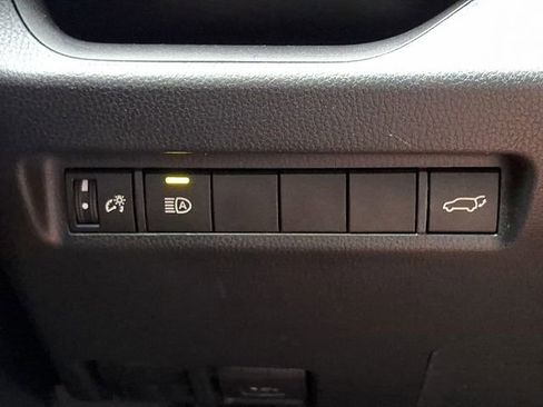 Used 2022 Toyota RAV4 XLE w/ Convenience Package AWD/4WD image 25