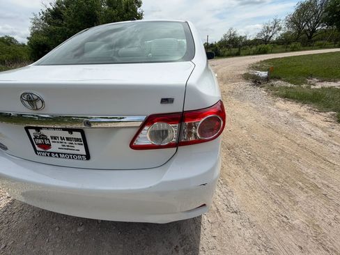 Used 2011 Toyota Corolla LE FWD image 9