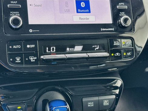 Used 2021 Toyota Prius XLE FWD image 12