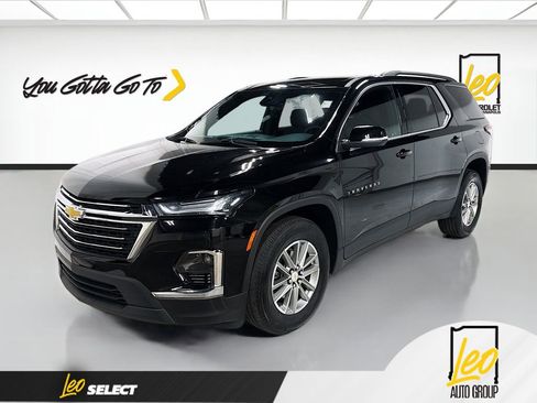 Used 2023 Chevrolet Traverse LT w/ LPO, Floor Liner Package image 1