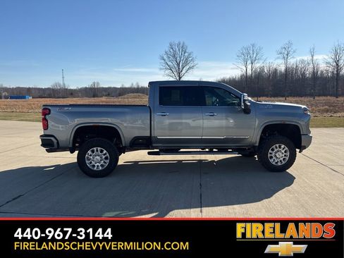 Used 2024 Chevrolet Silverado 3500 High Country w/ Technology Package image 7