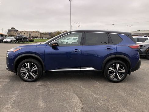 Used 2023 Nissan Rogue SL w/ SL Premium Package image 11