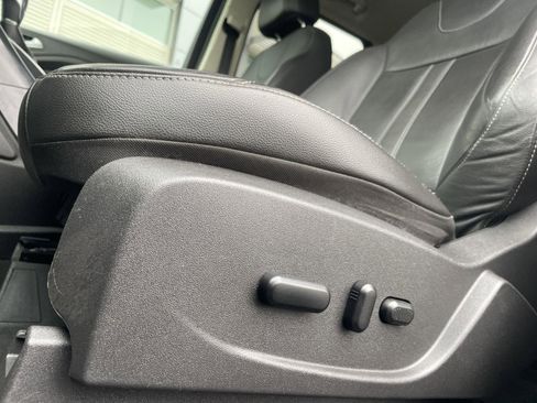 Used 2013 Ford Escape Titanium w/ Class II Trailer Tow Pkg image 21