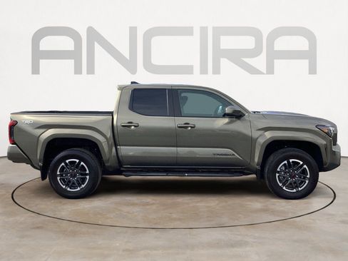 Used 2025 Toyota Tacoma TRD Sport image 13