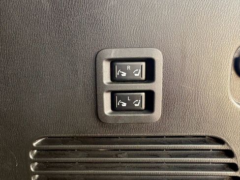 Used 2016 INFINITI QX80 4WD w/ Deluxe Technology Package image 24